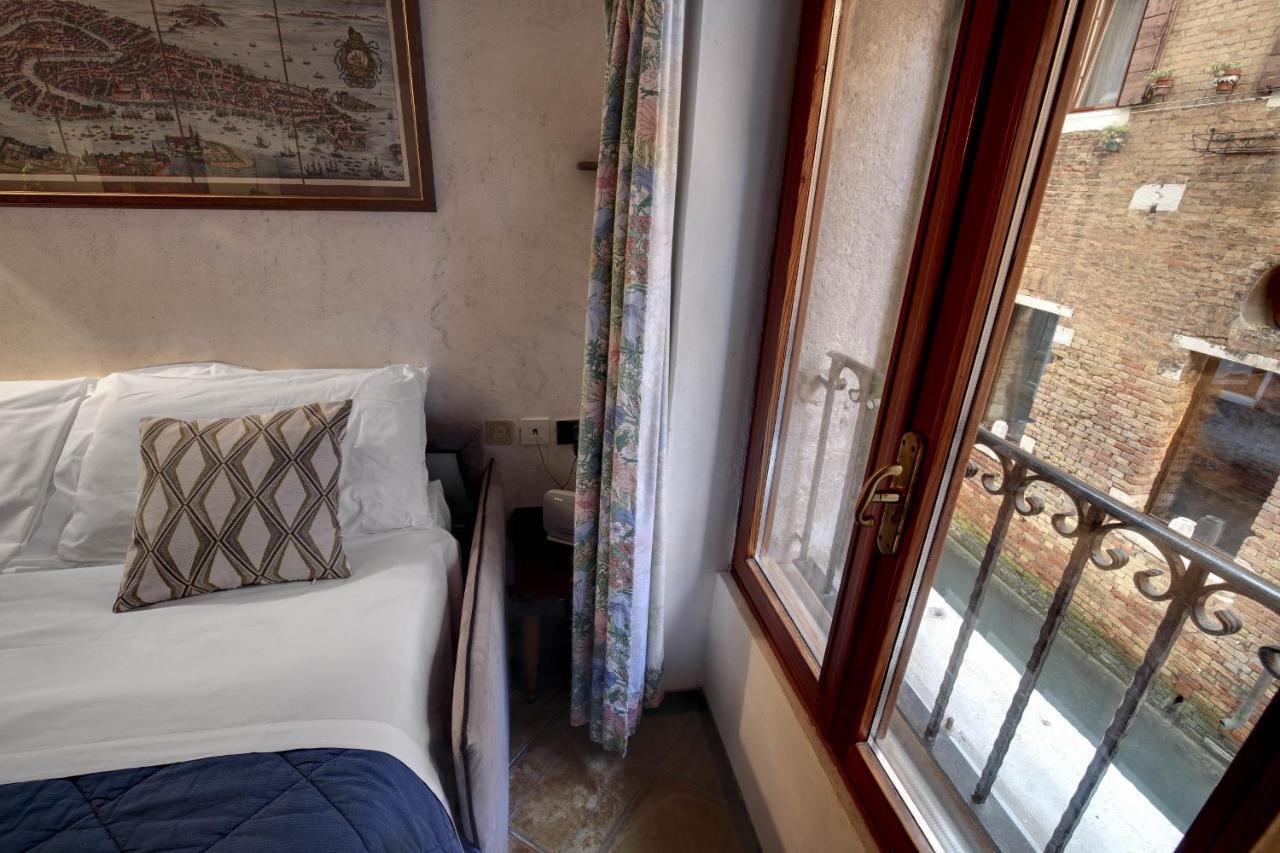 Canal View Suite In Rialto By Wonderful Italy Венеція Екстер'єр фото