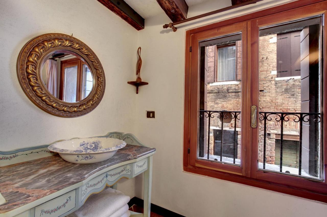 Canal View Suite In Rialto By Wonderful Italy Венеція Екстер'єр фото